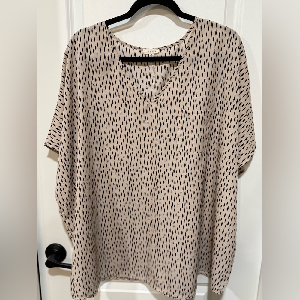 Jodifl Beige Printed Blouse Size Medium Oversized Pocket Top